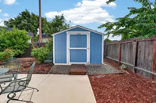 6204 Fennwood Ct, Sacramento, CA 95831 - Photo 18