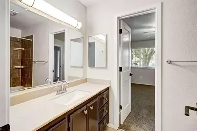 8986 Lansdowne Court, Elk Grove, CA 95624 - Photo 36