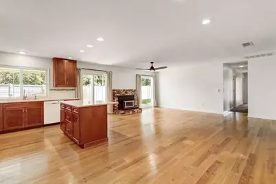 8986 Lansdowne Court, Elk Grove, CA 95624 - Photo 14