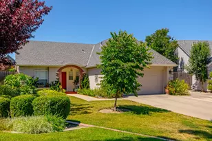 1104 Valencia, Modesto, CA 95350 - Photo 2