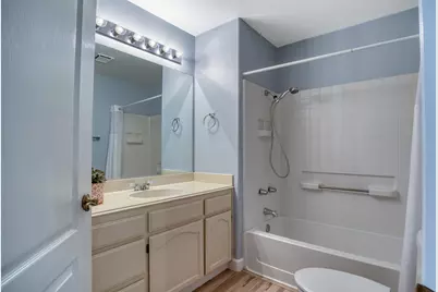 1104 Valencia, Modesto, CA 95350 - Photo 24
