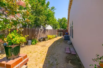 1104 Valencia, Modesto, CA 95350 - Photo 30