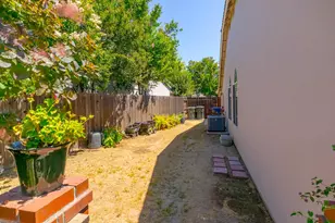 1104 Valencia, Modesto, CA 95350 - Photo 30