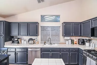 8976 Richborough Way, Elk Grove, CA 95624 - Photo 20