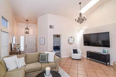 8976 Richborough Way, Elk Grove, CA 95624 - Photo 6
