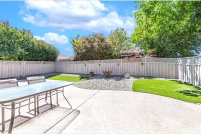 300 Whiterose Court, Roseville, CA 95747 - Photo 22
