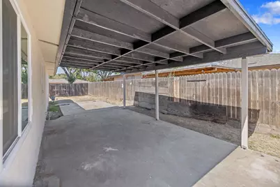 2673 S Bardell Avenue, Fresno, CA 93706 - Photo 30