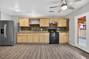 8837 Aylesford Ln, Stockton, CA 95210 - Photo 16
