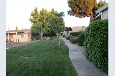 Held Drive #94, Modesto, CA 95355 - Photo 32