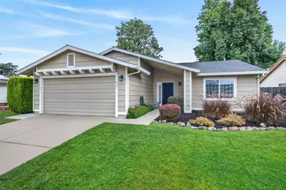637 Oakborough Avenue, Roseville, CA 95747 - Photo 2