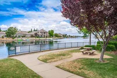 9670 Mizzenmast Court, Elk Grove, CA 95758 - Photo 24