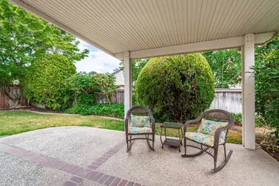 9670 Mizzenmast Court, Elk Grove, CA 95758 - Photo 18