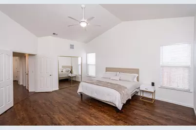 9670 Mizzenmast Court, Elk Grove, CA 95758 - Photo 10