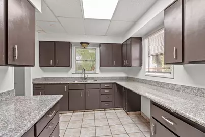 221 Alturas, Modesto, CA 95351 - Photo 22