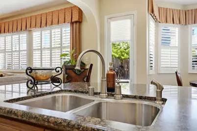 6813 Vilamoura Way, Elk Grove, CA 95757 - Photo 20