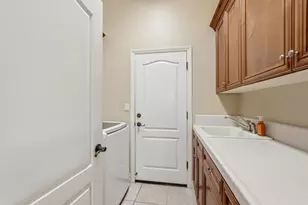 6813 Vilamoura Way, Elk Grove, CA 95757 - Photo 48