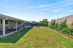 7920 Deer Water Dr, Sacramento, CA 95823 - Photo 34