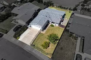 7920 Deer Water Dr, Sacramento, CA 95823 - Photo 46