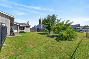 7920 Deer Water Dr, Sacramento, CA 95823 - Photo 4