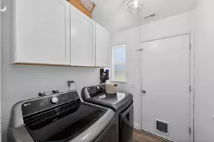 7920 Deer Water Dr, Sacramento, CA 95823 - Photo 30
