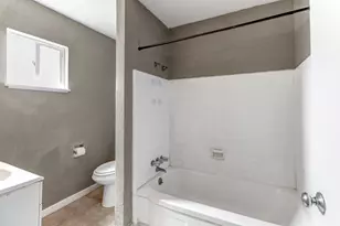 4940 Whittier Dr, Sacramento, CA 95820 - Photo 26
