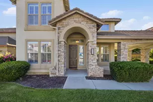 10140 Brenna Way, Elk Grove, CA 95757 - Photo 6