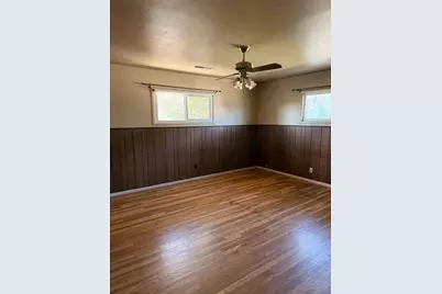 1129 Idaho Avenue, Los Banos, CA 93635 - Photo 12