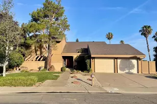 10 Lookout Ct, Sacramento, CA 95831 - Photo 1