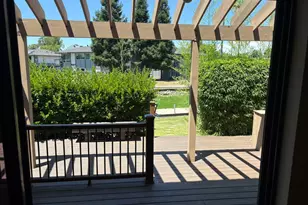 10 Lookout Ct, Sacramento, CA 95831 - Photo 4
