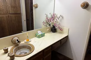 10 Lookout Ct, Sacramento, CA 95831 - Photo 18