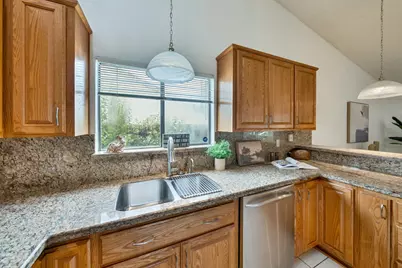 5208 Lincoln Villa Way, Fair Oaks, CA 95628 - Photo 16