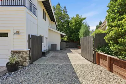 204 Oak Canyon Way, Folsom, CA 95630 - Photo 4