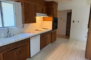 227 Sepulveda Dr, Stockton, CA 95210 - Photo 8