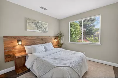 9818 Black Swan Drive, Elk Grove, CA 95624 - Photo 32