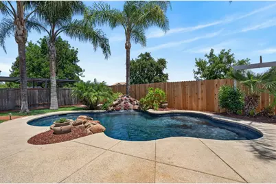 9472 Rhone Valley Way, Elk Grove, CA 95624 - Photo 2