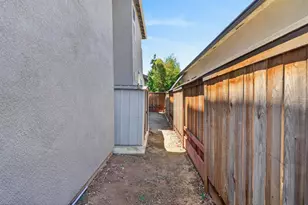 9472 Rhone Valley Way, Elk Grove, CA 95624 - Photo 68
