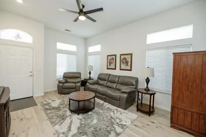 1704 Carpathian Way, Hughson, CA 95326 - Photo 2