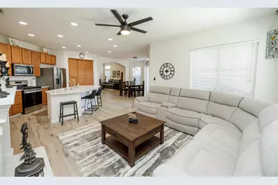 1704 Carpathian Way, Hughson, CA 95326 - Photo 8