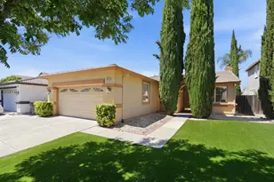 2093 Golden Gate Dr, Tracy, CA 95377 - Photo 4