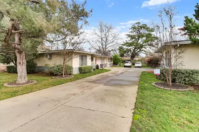 2731 57th Street, Sacramento, CA 95817 - Photo 2