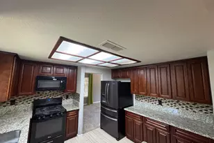 8700 Brittany Park Dr, Sacramento, CA 95828 - Photo 8