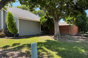 8700 Brittany Park Dr, Sacramento, CA 95828 - Photo 2