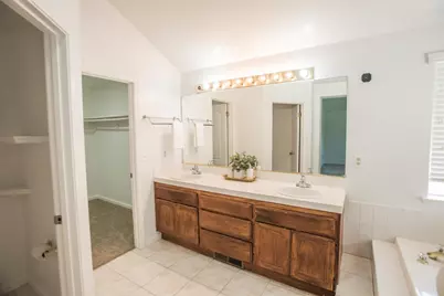8558 Maple Hall Drive, Sacramento, CA 95823 - Photo 40