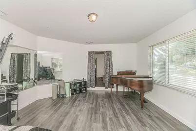 6326 N Bergeron Avenue, Fresno, CA 93704 - Photo 18