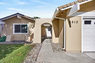 2612 Yuma Cir, Sacramento, CA 95827 - Photo 2