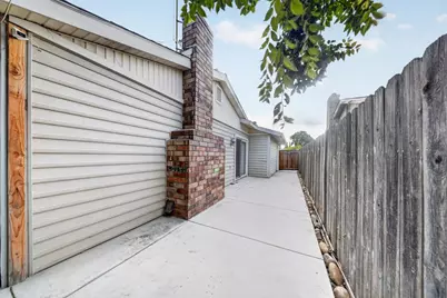 7263 Hayward Drive, Sacramento, CA 95828 - Photo 40