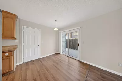 7263 Hayward Drive, Sacramento, CA 95828 - Photo 10