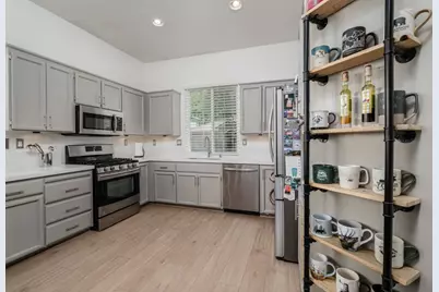 2847 Belle Fleur Way, Sacramento, CA 95833 - Photo 6