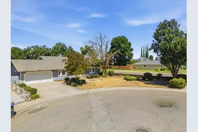 813 Holiday Way, Chowchilla, CA 93610 - Photo 4