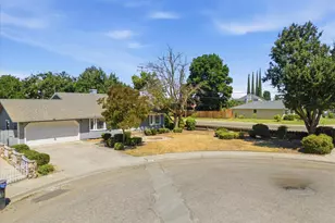 813 Holiday Way, Chowchilla, CA 93610 - Photo 4